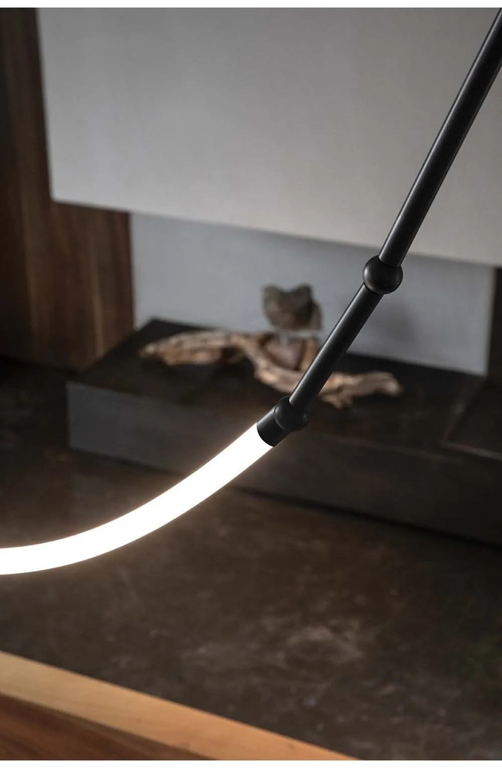 Leda curve chandelier Metal Hose Black linear lamp for Living Room Center Table designer lamp Home Decor staircase lighting